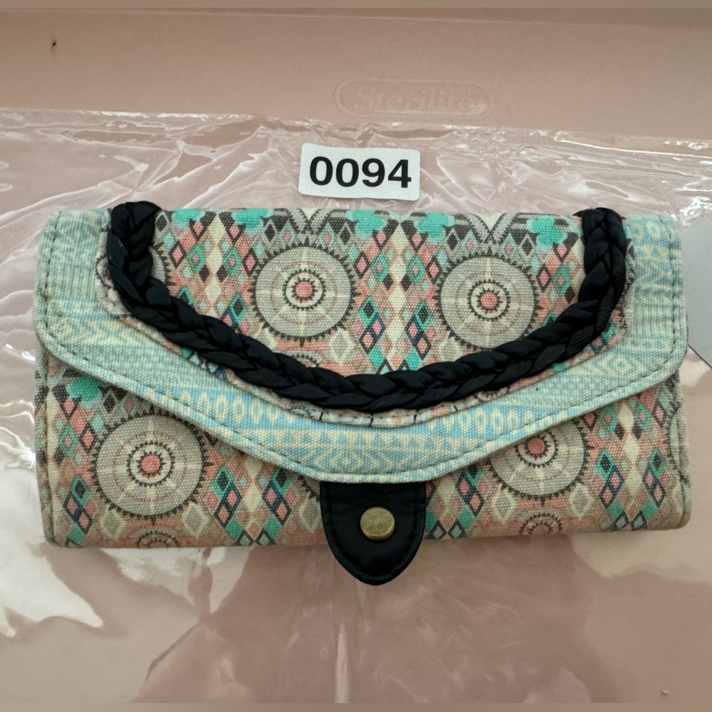 (0094) Boho Aztec cowgirl country Western wallet Patterned Clutch nwt